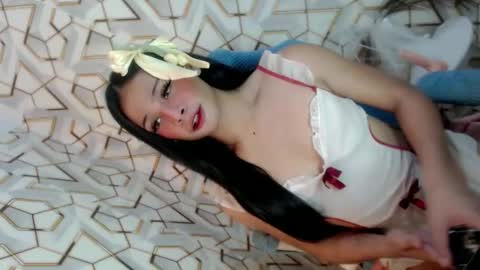 Kate flores online show from 05/05/26, 04:48