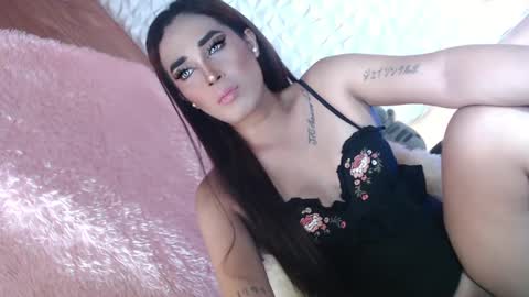 Snapshot of _caroline69 chatting on 01/25/25, 06:34 Caroline online show from 01/25/25, 06:34