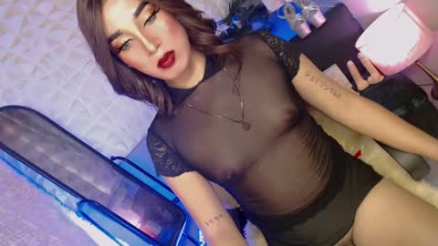 Snapshot of _caroline69 chatting on 02/24/25, 04:49 Caroline online show from 02/24/25, 04:49