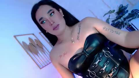 Snapshot of _caroline69 chatting on 10/27/25, 06:06 Caroline online show from 10/27/25, 06:06