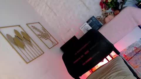 Snapshot of _caroline69 chatting on 02/06/26, 06:51 Caroline online show from 02/06/26, 06:51