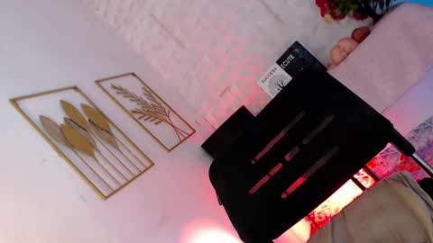 Snapshot of _caroline69 chatting on 02/20/26, 07:21 Caroline online show from 02/20/26, 07:21