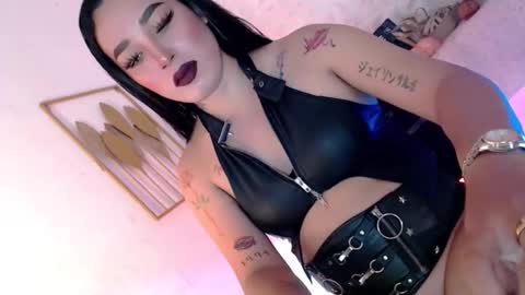 Snapshot of _caroline69 chatting on 02/25/26, 05:28 Caroline online show from 02/25/26, 05:28