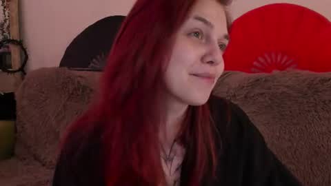 Snapshot of _caroline_coy chatting on 06/27/26, 12:44 Caroline online show from 06/27/26, 12:44