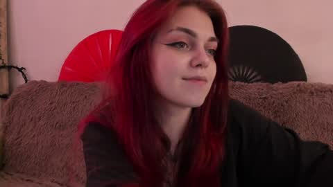 Snapshot of _caroline_coy chatting on 07/05/26, 10:55 Caroline online show from 07/05/26, 10:55