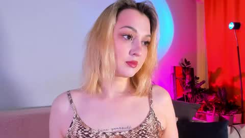 Snapshot of _ccrystaa_ chatting on 05/16/26, 10:23 Christina Chris online show from 05/16/26, 10:23