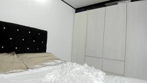 Bella  online show from 11/27/25, 10:12