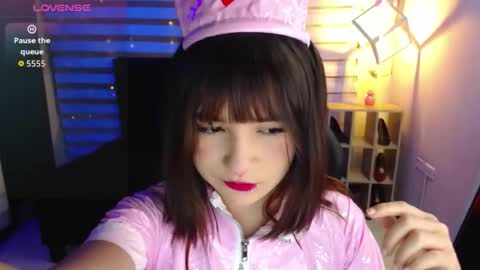 _charlotte_collins_ online show from 10/31/25, 01:45