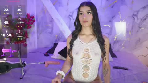 _charlotte_queen_ online show from 04/15/26, 07:58