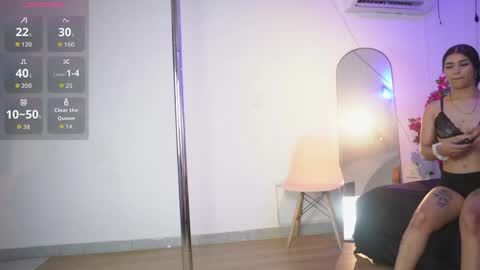 _charlotte_queen_ online show from 04/17/26, 07:50