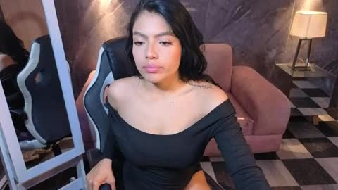 _charlottee_b online show from 06/08/26, 07:58