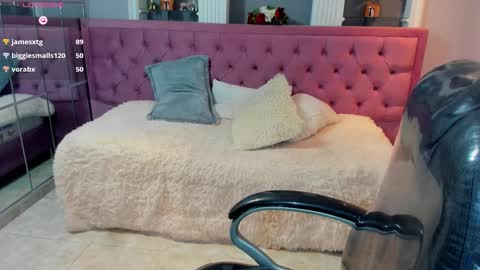 Snapshot of _chelsea_24 chatting on 02/02/26, 12:20 _chelsea_24 online show from 02/02/26, 12:20