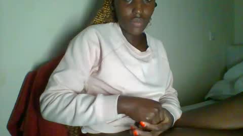 clara online show from 01/30/25, 01:10