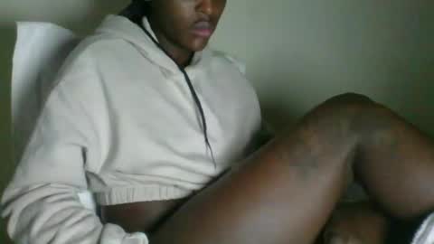 clara online show from 11/12/25, 06:58