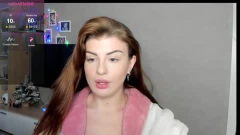 Snapshot of _comefeelme_ chatting on 12/19/24, 06:56 D online show from 12/19/24, 06:56