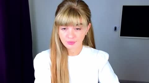 Snapshot of _comefeelme_ chatting on 10/14/25, 03:07 D online show from 10/14/25, 03:07