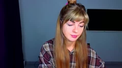 Snapshot of _comefeelme_ chatting on 10/29/25, 11:56 D online show from 10/29/25, 11:56