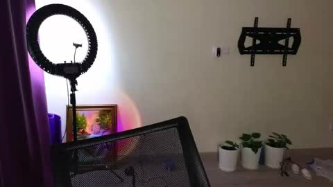 Snapshot of _comefeelme_ chatting on 01/16/26, 06:23 D online show from 01/16/26, 06:23