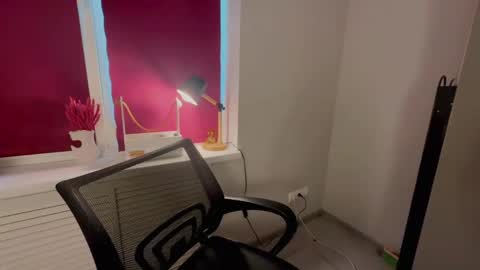 Snapshot of _comefeelme_ chatting on 02/22/26, 06:24 D online show from 02/22/26, 06:24