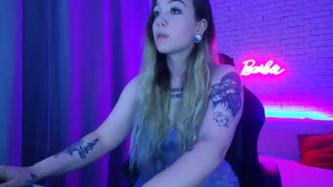 Nica online show from 12/03/25, 06:32