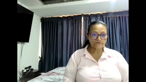 Snapshot of _cristal15 chatting on 11/08/25, 06:18 _cristal15 online show from 11/08/25, 06:18