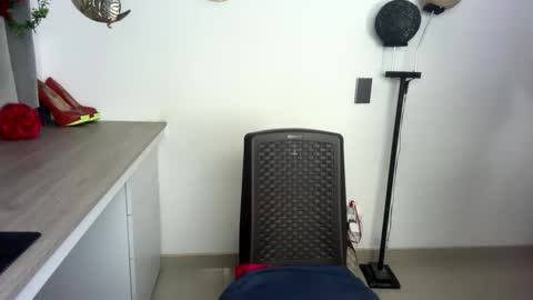  cristal ayala online show from 01/19/25, 04:22