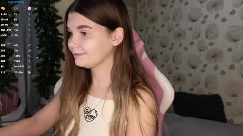 Snapshot of _cute_ice chatting on 12/23/24, 04:55 _cute_ice online show from 12/23/24, 04:55