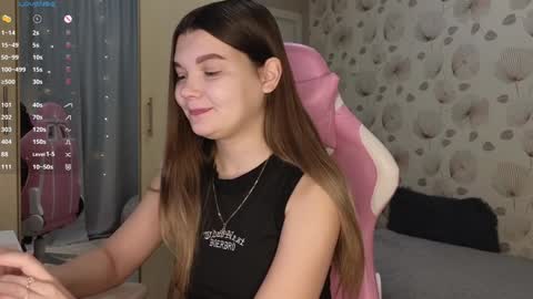 Snapshot of _cute_ice chatting on 01/23/25, 04:30 _cute_ice online show from 01/23/25, 04:30