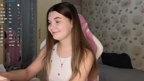 Snapshot of _cute_ice chatting on 02/02/25, 03:43 _cute_ice online show from 02/02/25, 03:43