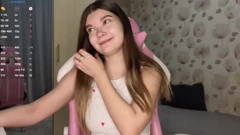 Snapshot of _cute_ice chatting on 02/14/25, 05:09 _cute_ice online show from 02/14/25, 05:09