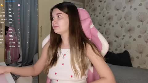 Snapshot of _cute_ice chatting on 02/21/25, 05:02 _cute_ice online show from 02/21/25, 05:02