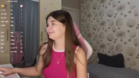 Snapshot of _cute_ice chatting on 09/19/25, 04:25 _cute_ice online show from 09/19/25, 04:25