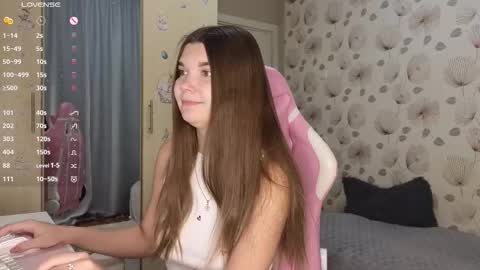 Snapshot of _cute_ice chatting on 09/21/25, 04:14 _cute_ice online show from 09/21/25, 04:14