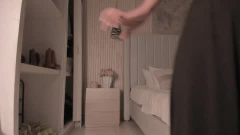 Dakota online show from 10/23/25, 06:39