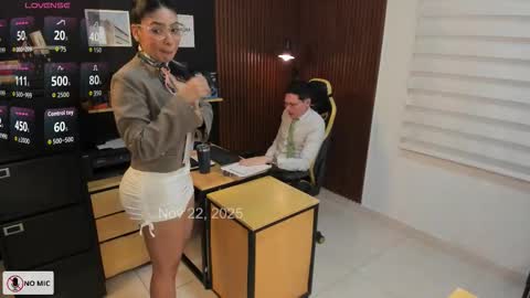 WELCOME TO THE OFFICE online show from 11/23/25, 12:43