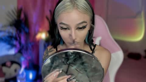 paula online show from 01/28/25, 02:43