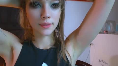 Snapshot of _demi_dee_ chatting on 12/13/24, 05:43 DemiDee online show from 12/13/24, 05:43