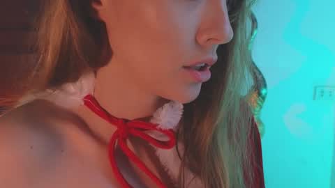 Snapshot of _demi_dee_ chatting on 12/20/24, 12:16 DemiDee online show from 12/20/24, 12:16