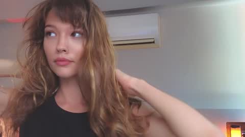 Snapshot of _demi_dee_ chatting on 01/26/25, 05:56 DemiDee online show from 01/26/25, 05:56