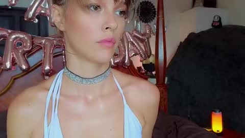 Snapshot of _demi_dee_ chatting on 02/23/25, 09:00 DemiDee online show from 02/23/25, 09:00