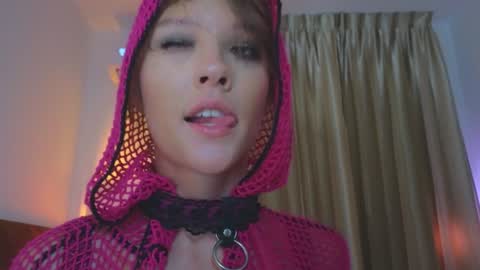 Snapshot of _demi_dee_ chatting on 09/23/25, 06:11 DemiDee online show from 09/23/25, 06:11