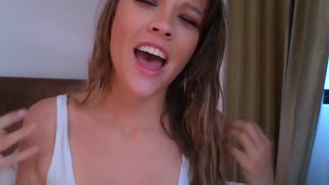 Snapshot of _demi_dee_ chatting on 09/30/25, 10:42 DemiDee online show from 09/30/25, 10:42