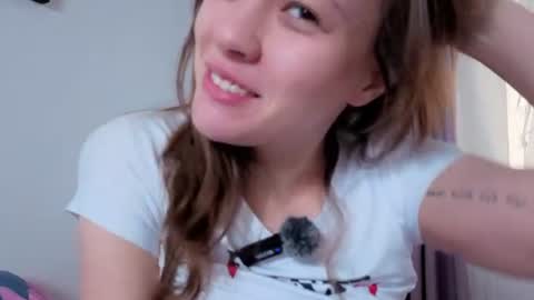DemiDee online show from 07/04/26, 04:40