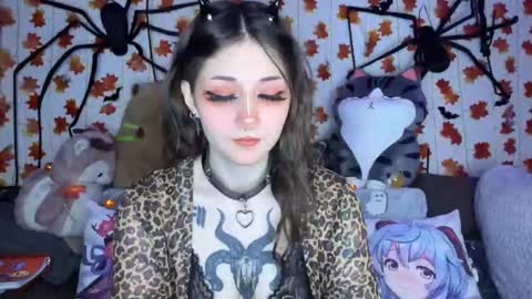 Kate online show from 09/26/25, 07:40