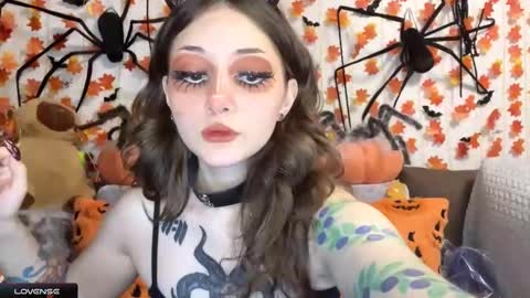 Kate online show from 10/17/25, 07:16