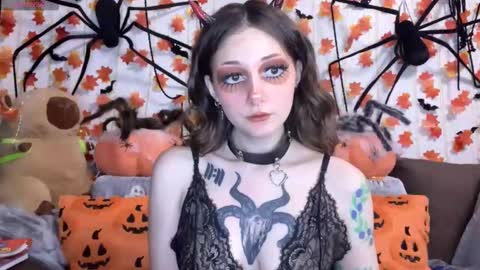 Kate online show from 10/20/25, 05:57