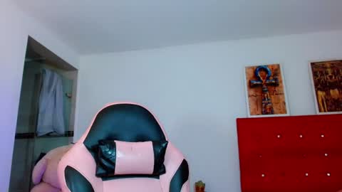 Snapshot of _diva_ts chatting on 06/30/26, 04:52 nicol online show from 06/30/26, 04:52