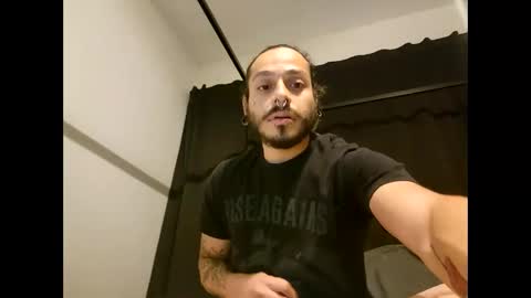 Snapshot of _drew__ chatting on 11/08/25, 02:12 _drew__ online show from 11/08/25, 02:12