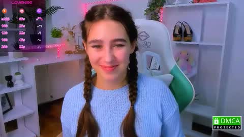 Lizzy  online show from 11/21/25, 10:30