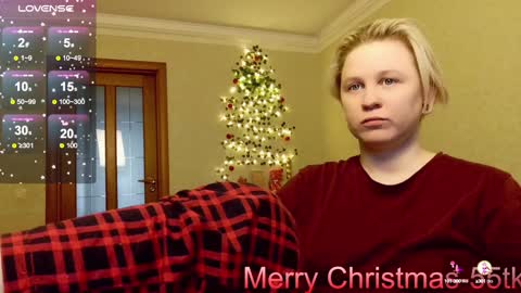 chloue and Gretta online show from 12/22/24, 09:53